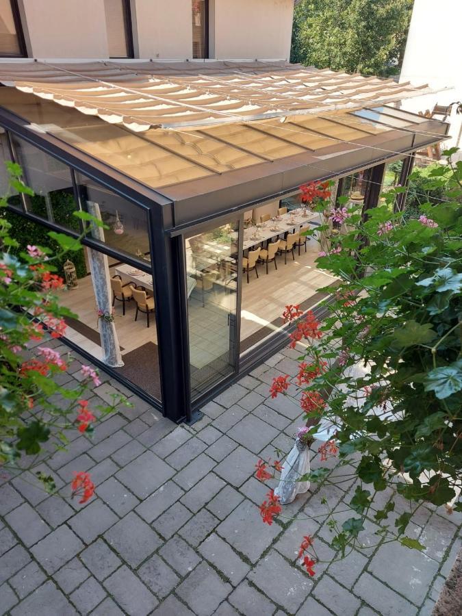 Hotel Litovel Komárno Exterior photo