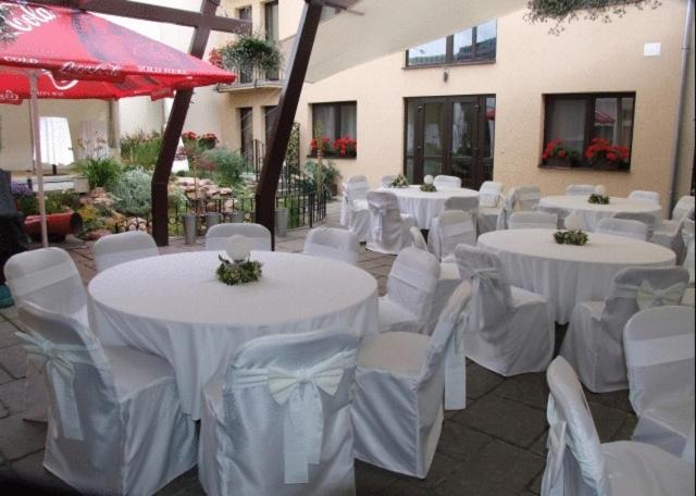Hotel Litovel Komárno Exterior photo